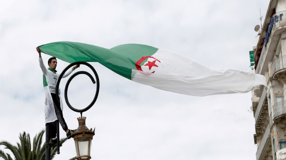 مستقبل حراك الجزائر في عيون مثقفين وإعلاميين