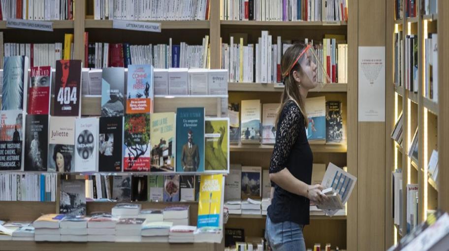 سوق الكتاب في فرنسا.. خطط للإنقاذ وخسائر بالجملة