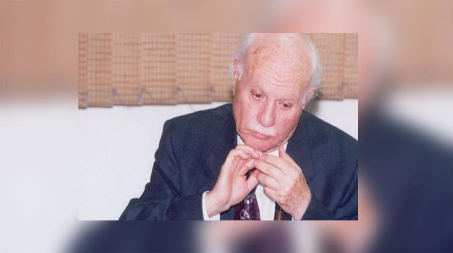 إحسان عبّاس.. ذكرى هادئة لشيخ المحققين العرب