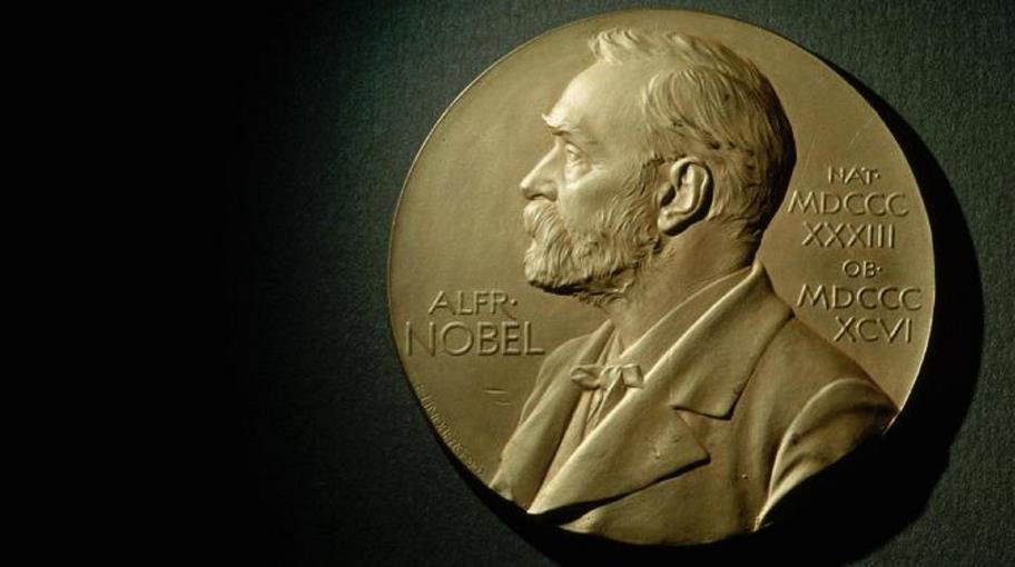 رائحة تحرش جنسي تفوح من الأكاديمية السويدية مانحة "نوبل"