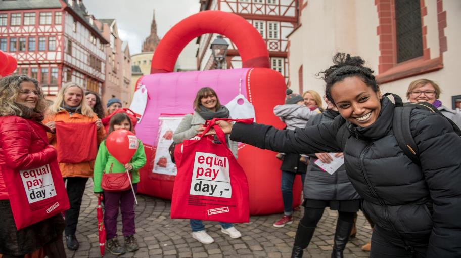 أزمة كورونا.. نضال المرأة للمساواة في ألمانيا مازال مستعرًا