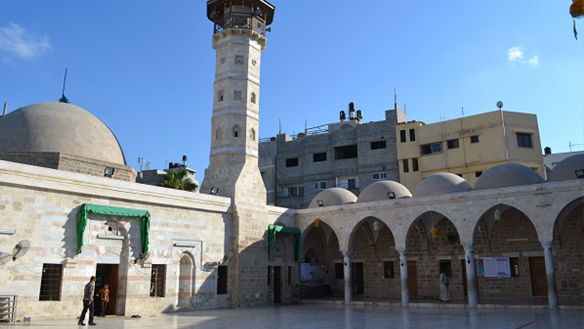 مسجد السيد هاشم قبل تعرضه للدمار من قبل الاحتلال