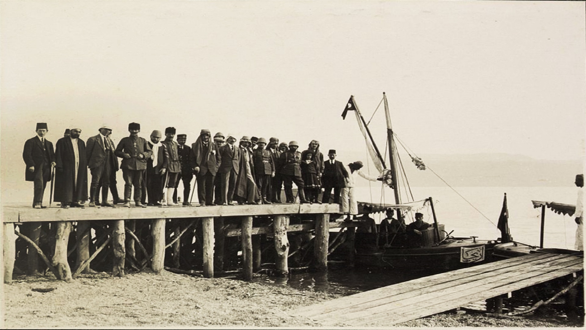 أعضاء مجلس المبعوثان العثماني في ميناء البحر الميت